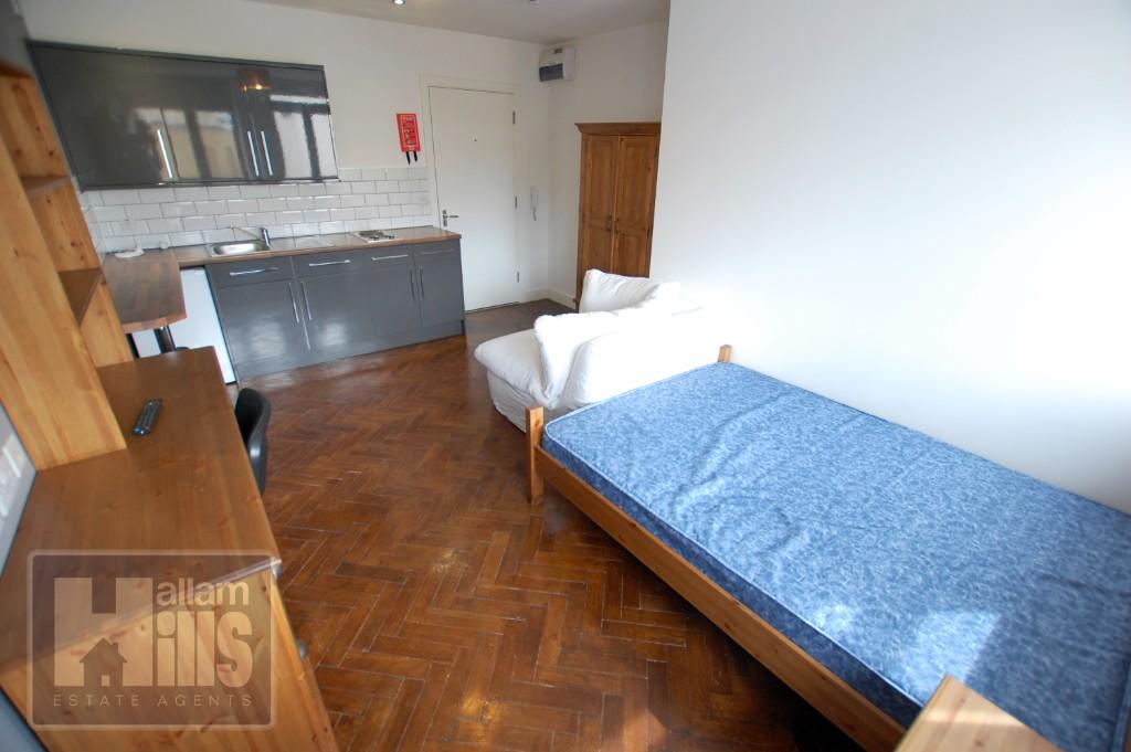Studio flat for rent