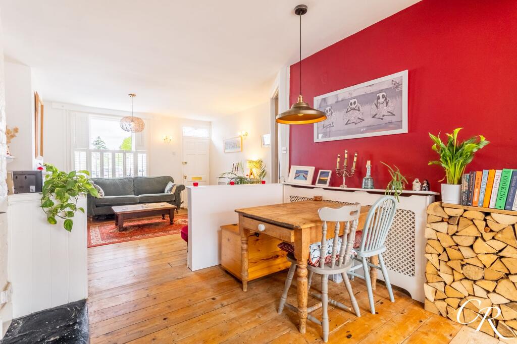 House in Cheltenham, Ewens Farm, Fairview - More