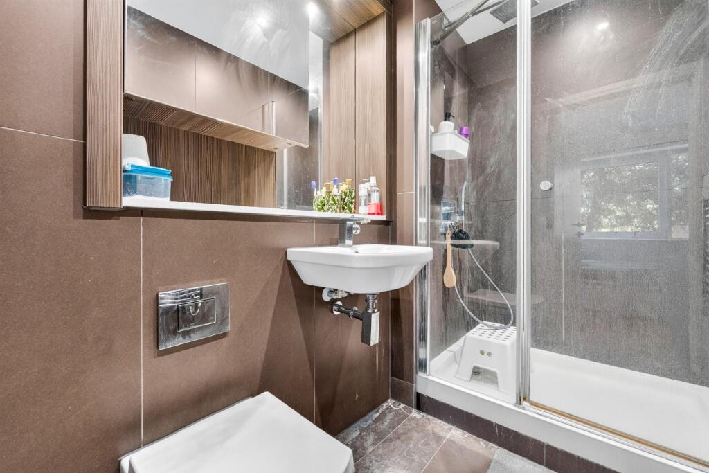Apartment in Twickenham - More