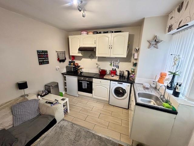 Henley Drive, Sutton Coldfield photo 4
