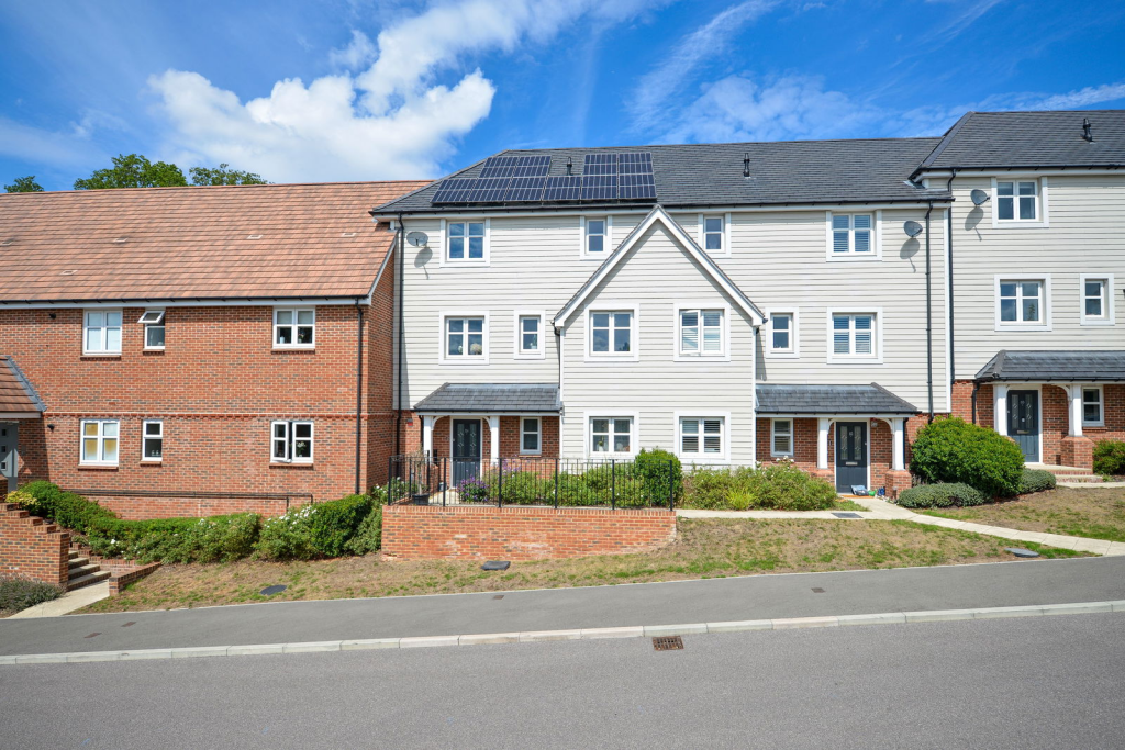 Main image of property: Leatherhead, KT22 0AS