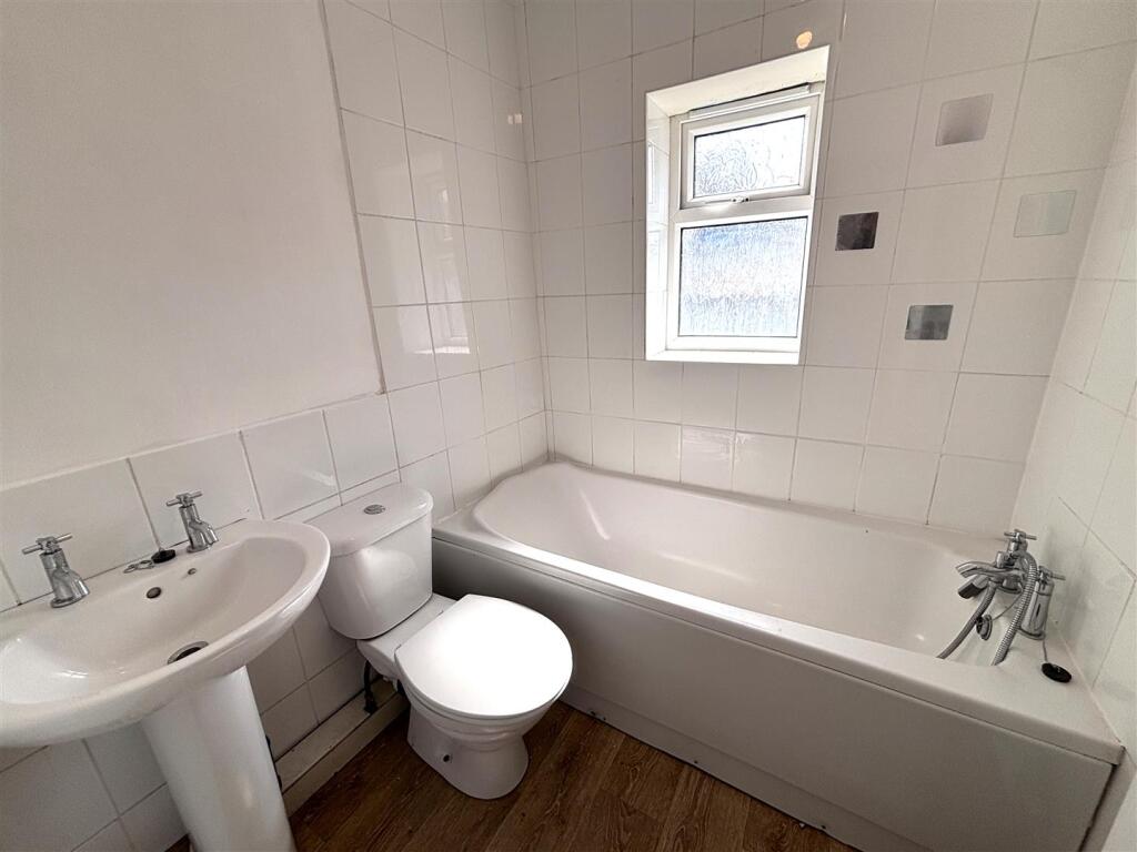 House in Bradford, West Yorkshire - View 5