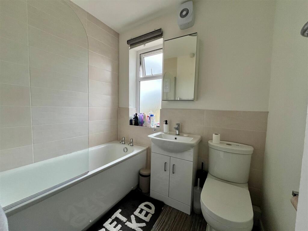 6 bedroom house for rent