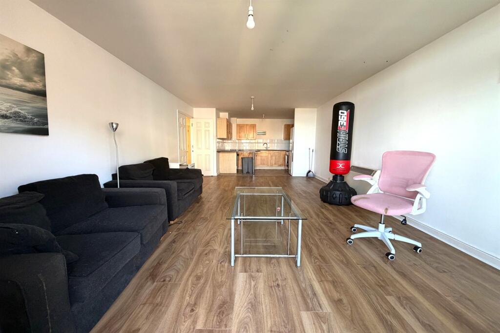 Apartment in London - View 2