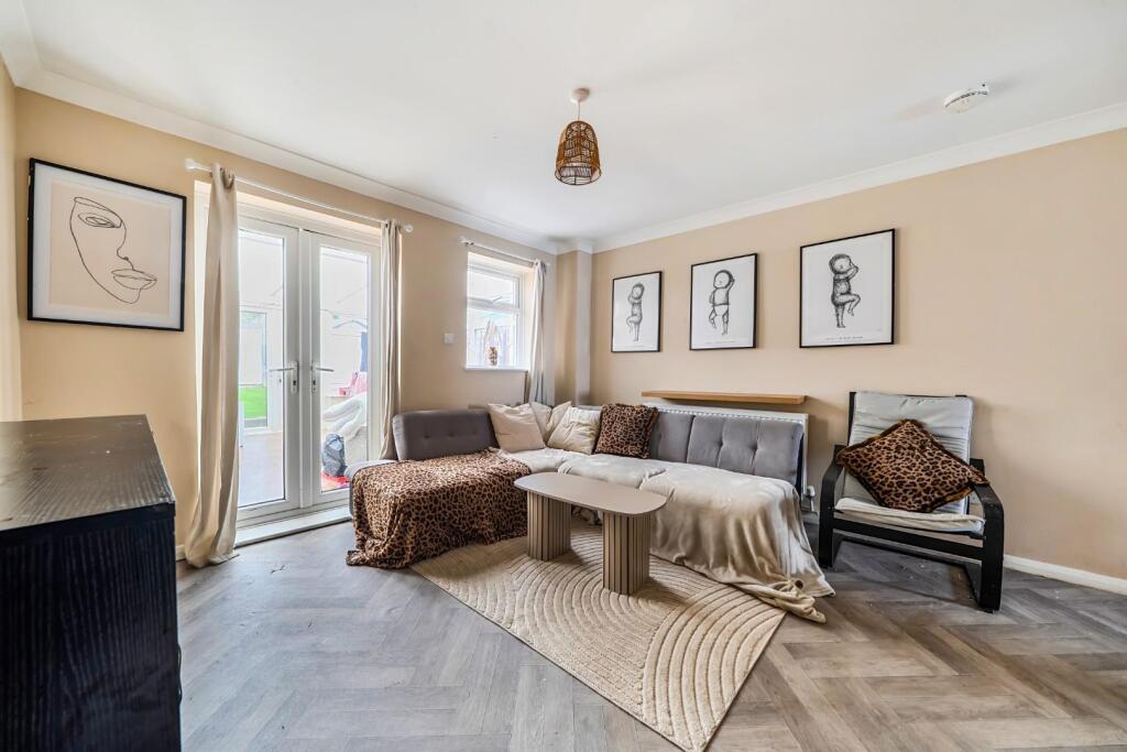 House in Portsmouth - View 3