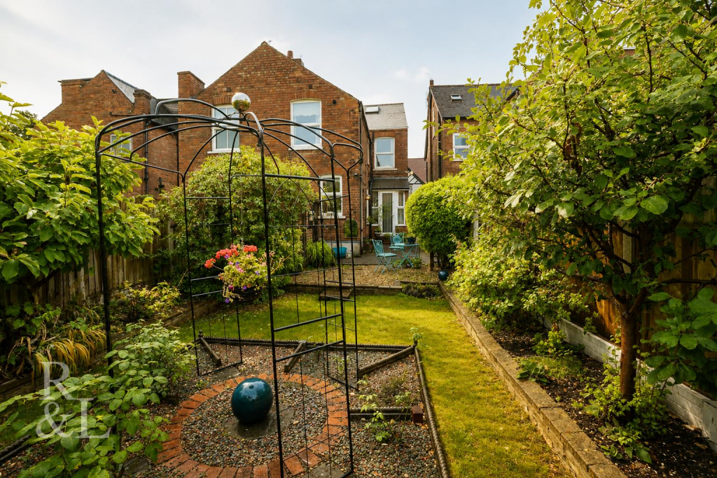 House in Nottingham - View 2