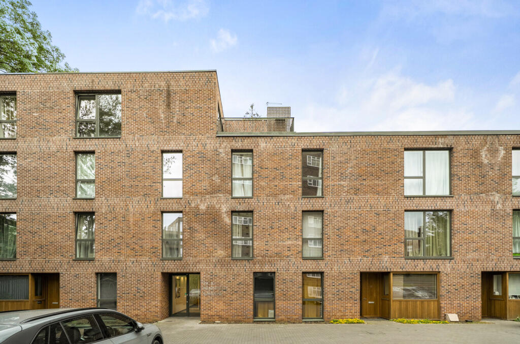 Main image of property: Heathfield Gardens, Croydon