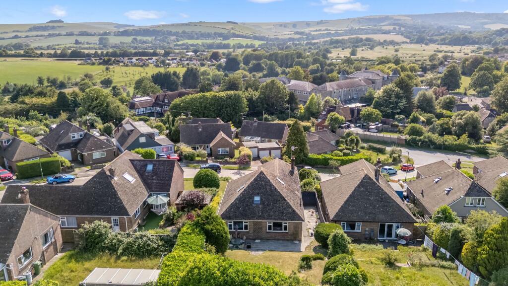 Maines Farm Road, Upper Beeding, BN44 photo 4