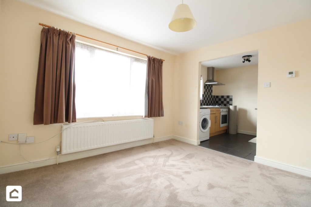 Apartment in Redhill, South Earlswood - View 3