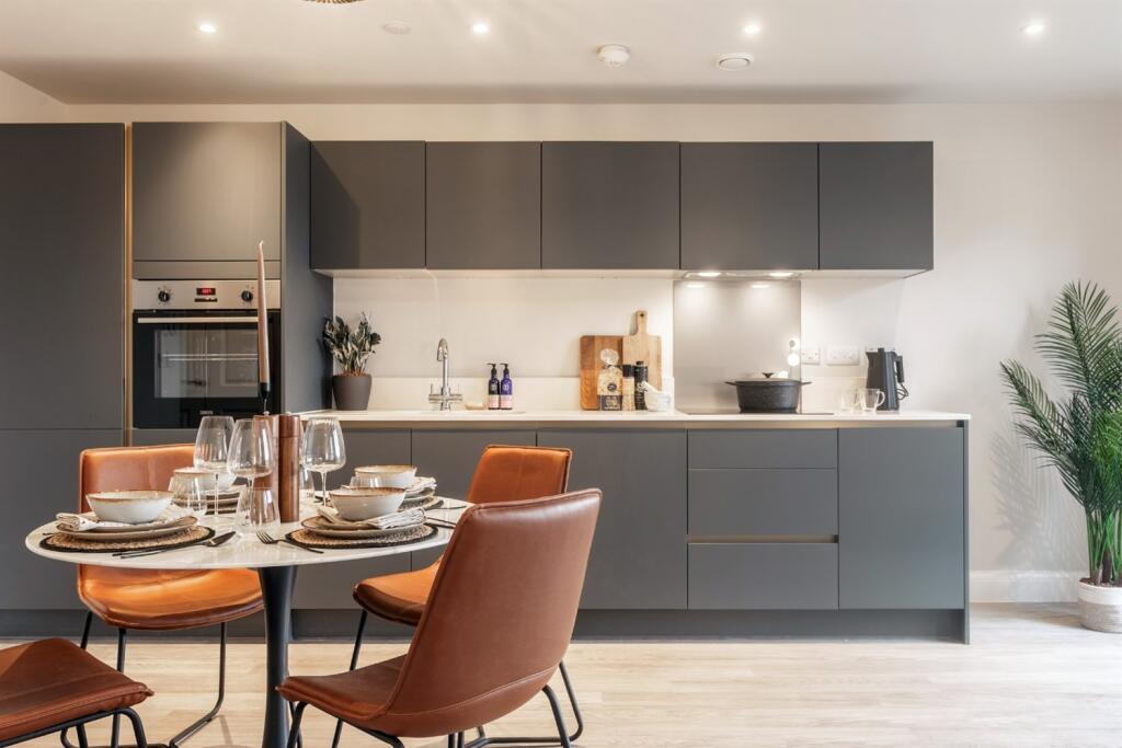 House in Leeds, West Yorkshire - View 5