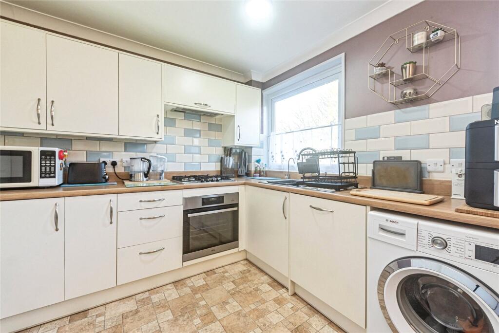House in Basingstoke and Deane, Basingstoke - View 4