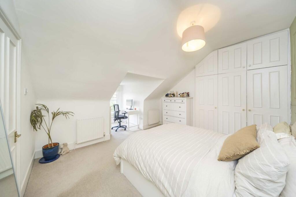 Apartment in London - View 4