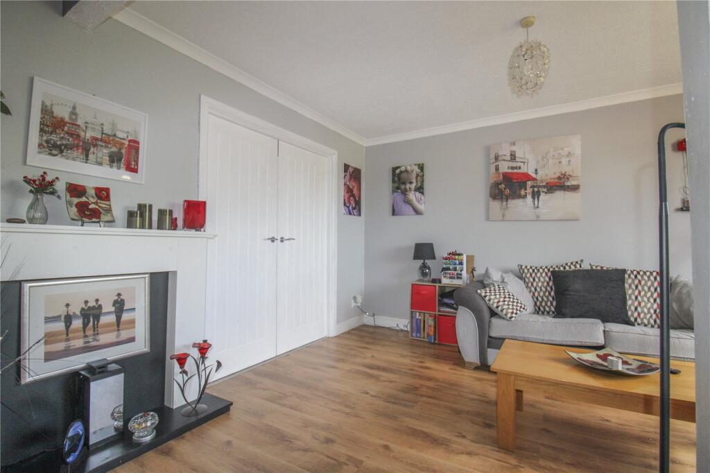 Lambrok Close, Trowbridge photo 5