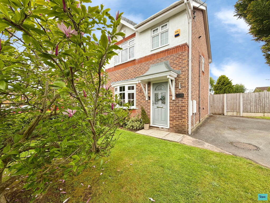 3-bed semi-detached on Deepwood Grove, Prescot, L35, £220,000