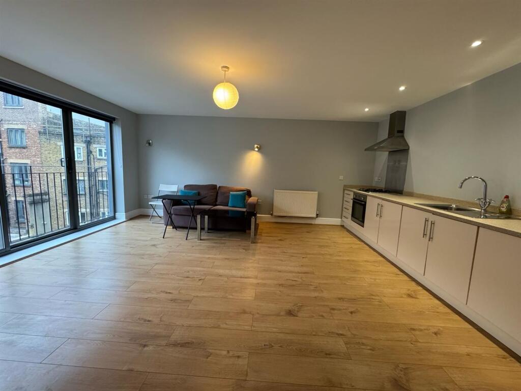 Apartment in London - View 3