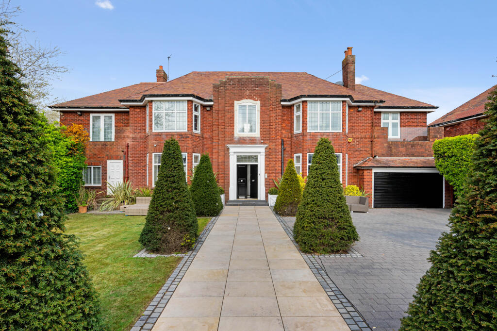 Main image of property: 70 Westbourne Rd, Birkdale, Merseyside, PR8