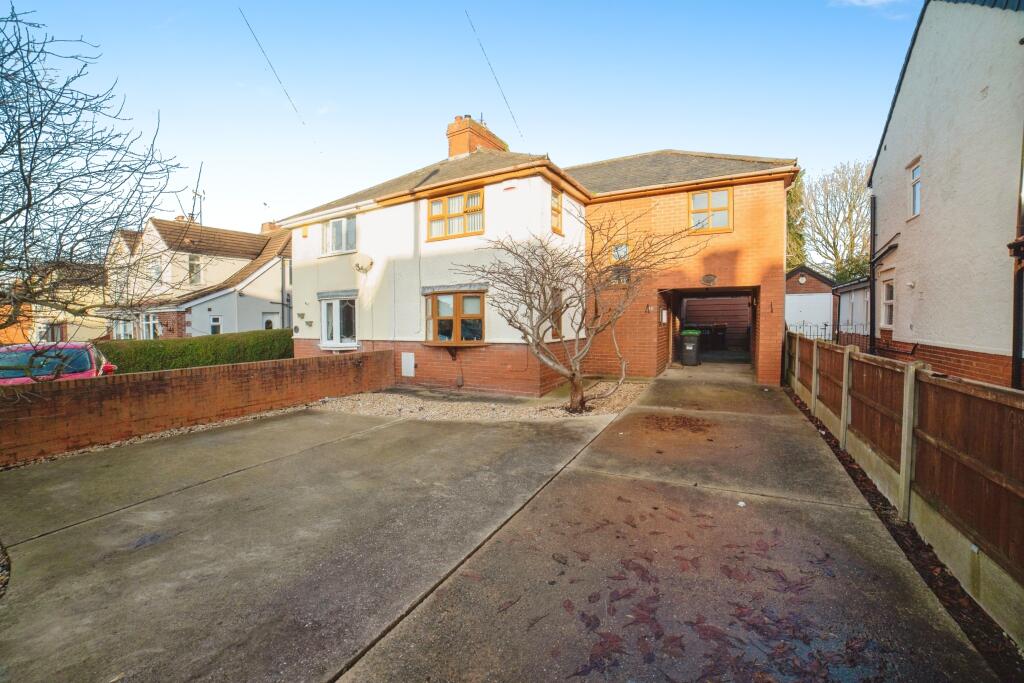 4-bed semi-detached on Mansfield Road, SUTTON-IN-ASHFIELD, Nottinghamshire, NG17, £250,000