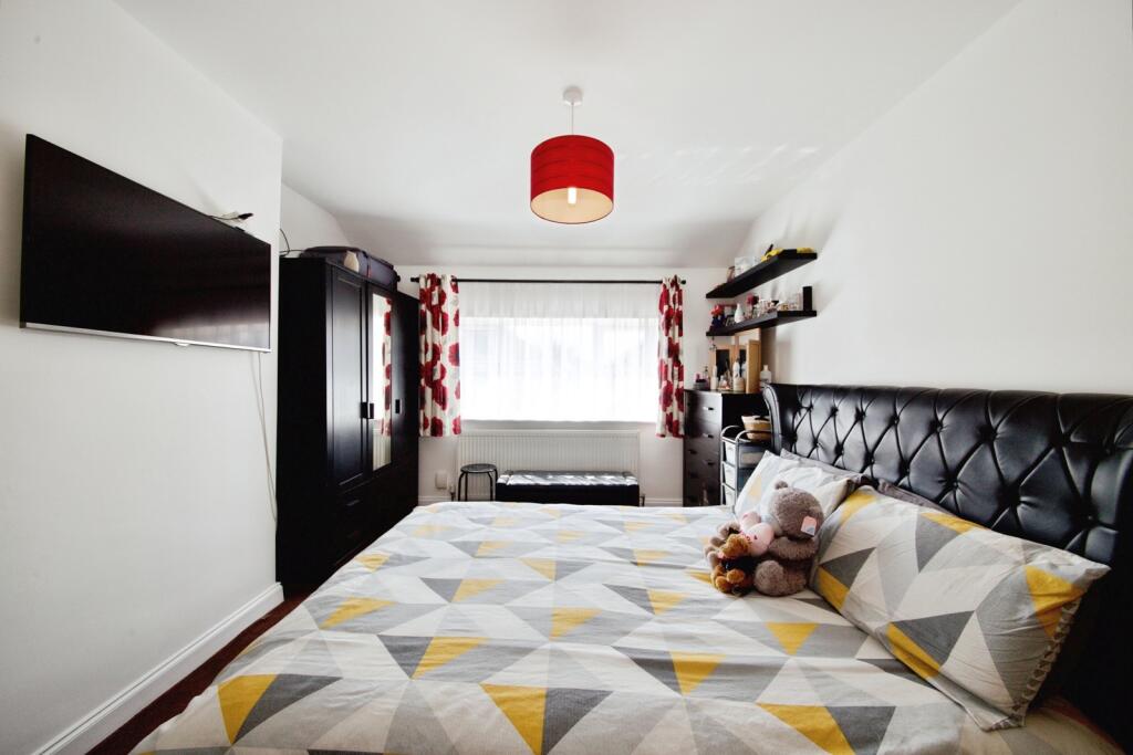 House in Romford - View 4