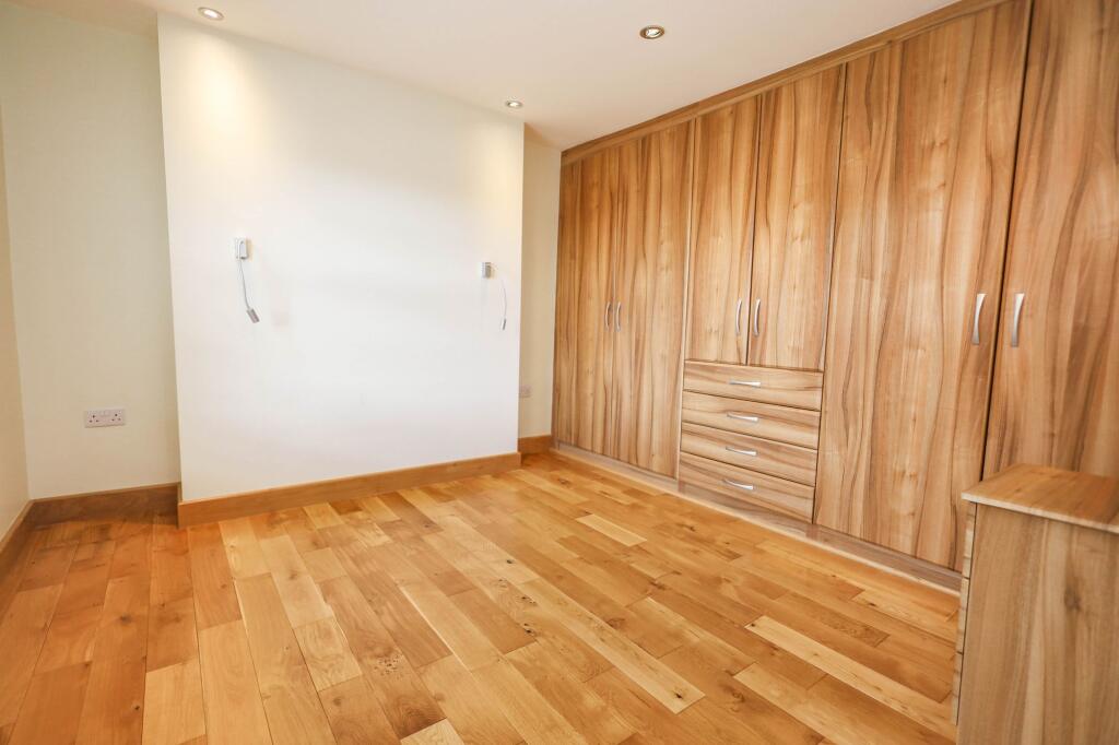 Kinson Road, Bournemouth, BH10 photo 4