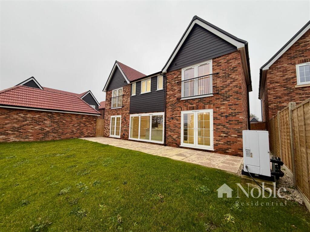 Mead Field Drive, Great Hallingbury photo 4
