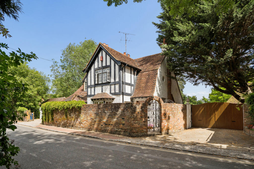 Main image of property: High Street, Hurley, Hurley, SL6