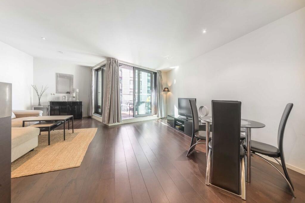 Apartment in London, St John's Estate, Isle of Dogs - View 4