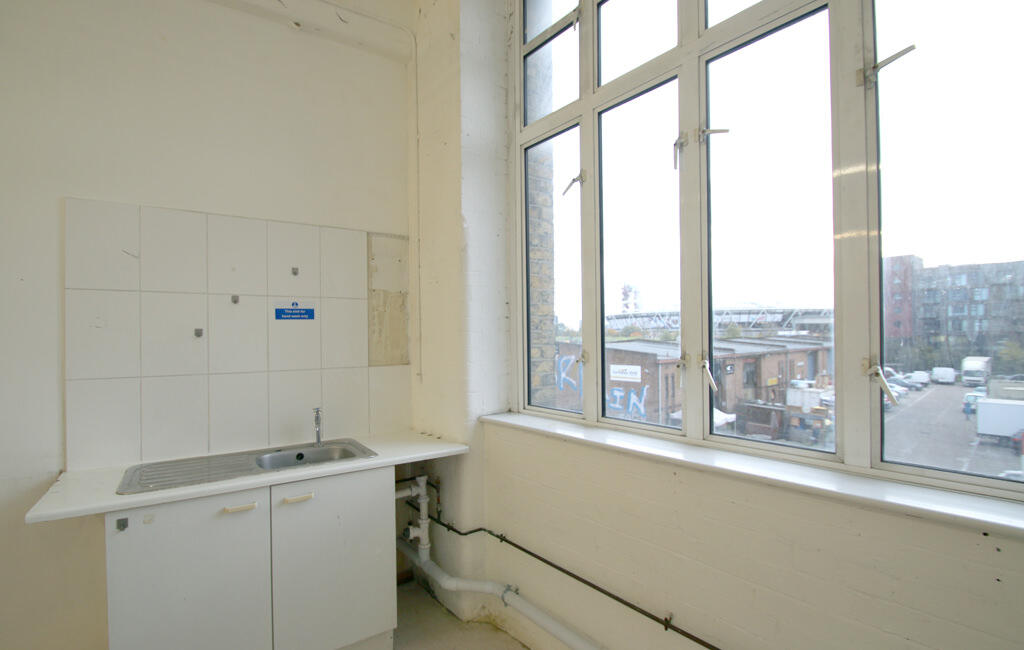 Main image of property: Unit 9C (D,F,L) Queens Yard, White Post Lane, Hackney, London. E9 5EN