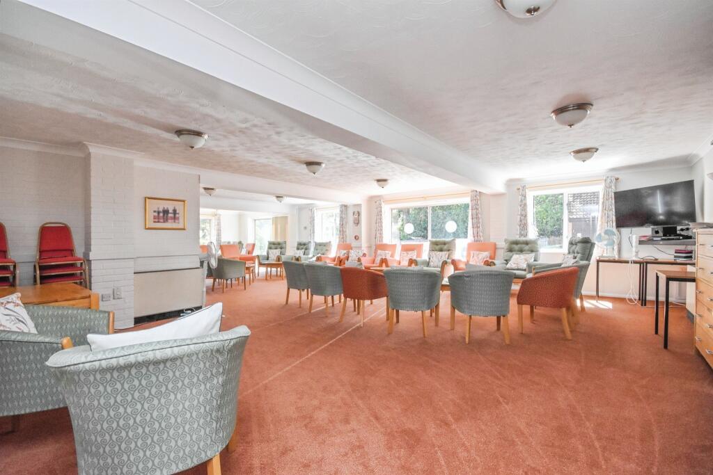 Apartment in Chelmsford - View 4