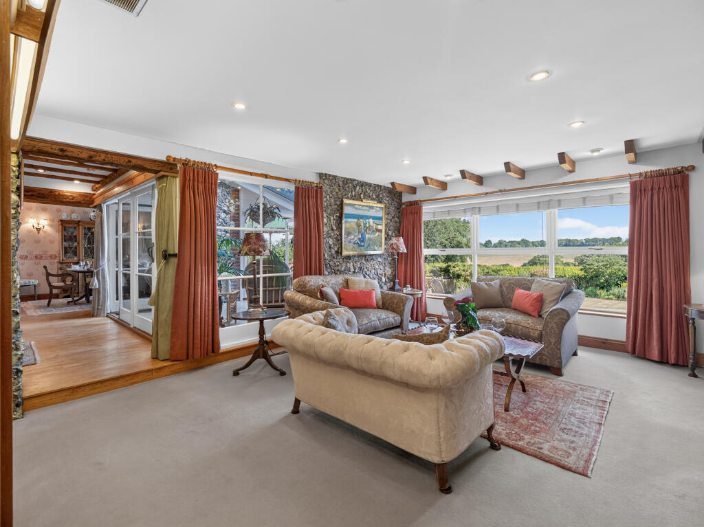 One-of-a-kind, Haven End, Flamstead, St Albans photo 3