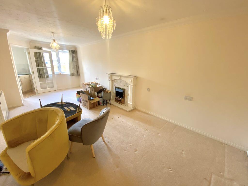 Apartment in Fareham, Hampshire - View 3