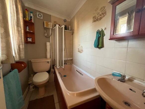 Owners bathroom