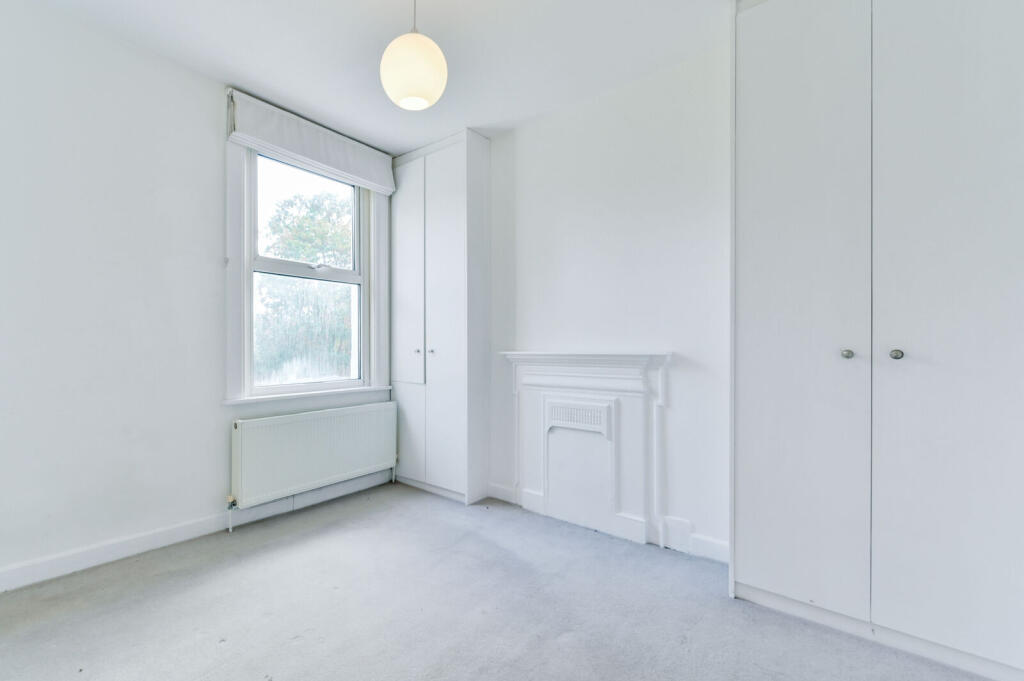 Apartment in London - More