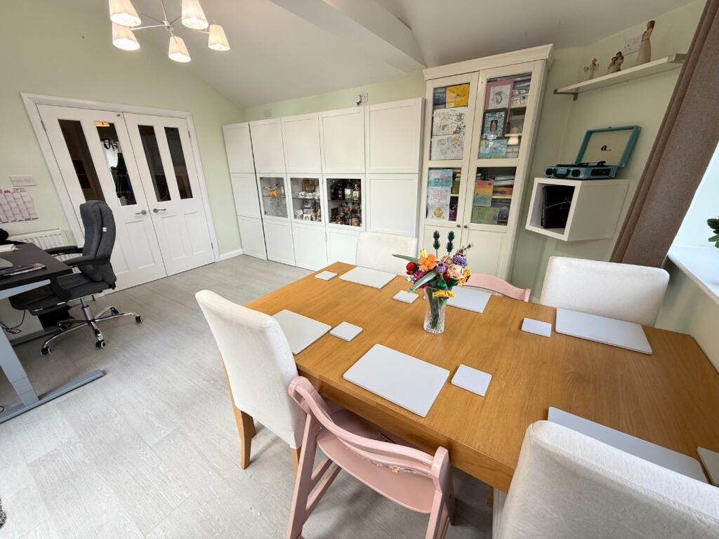 House in Luton - View 5