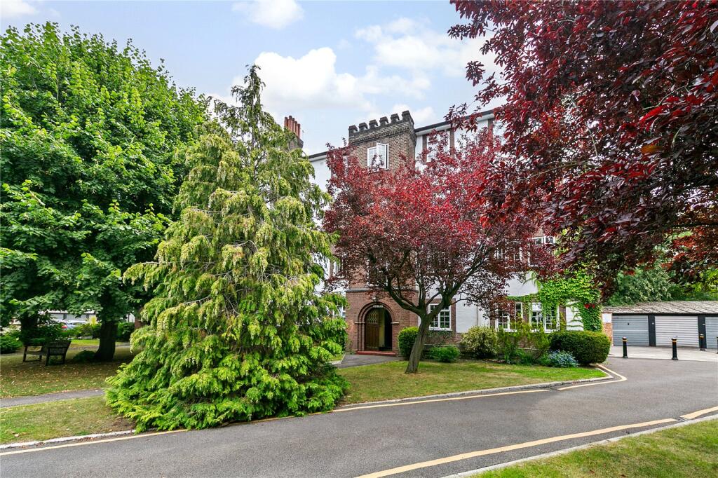 Main image of property: Kew Road, Kew], Surrey, TW9