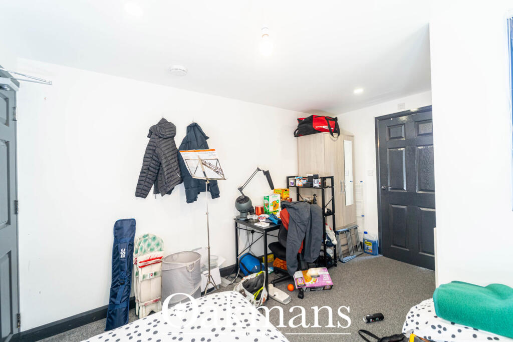 6 bedroom terraced house for rent