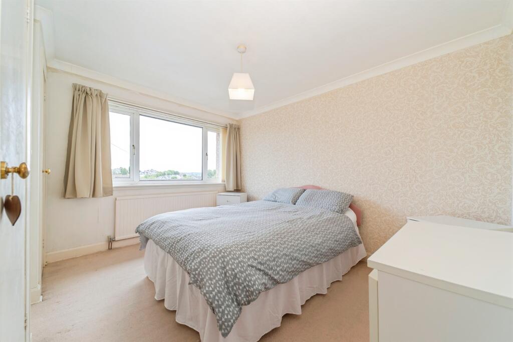 House in Glasgow, East Renfrewshire - More