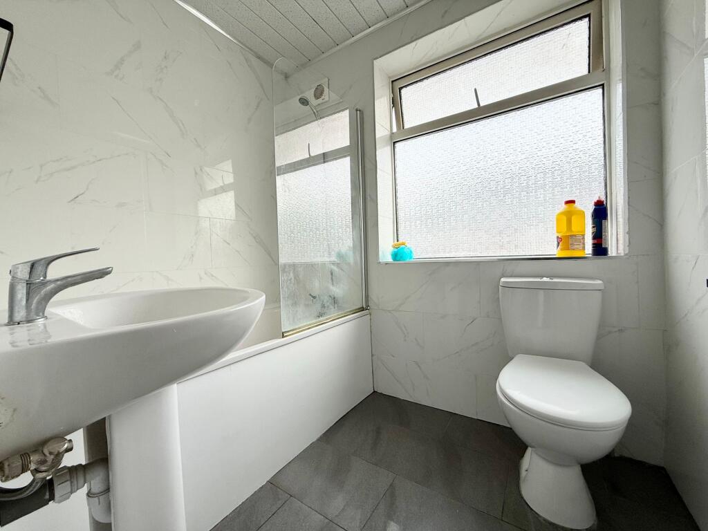 House in Luton - More