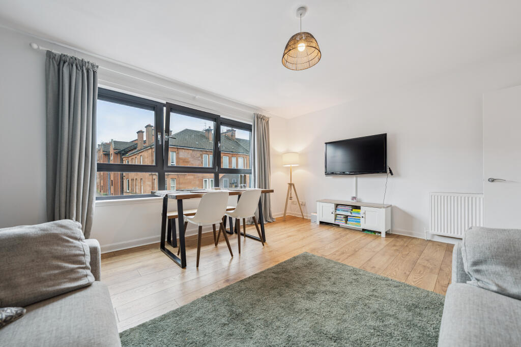 Apartment in Glasgow, New Cathcart, Muirend - View 4