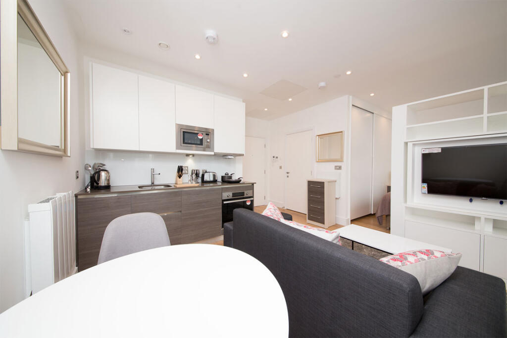 Apartment in Twickenham - View 3