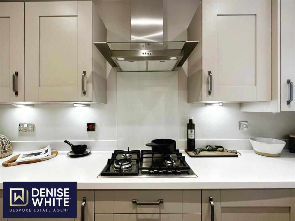 House in Stoke-on-Trent, Weston Coyney - More