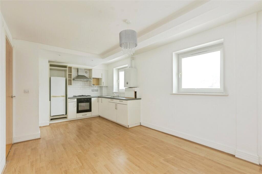 Apartment in Swanley, White Oak - View 2