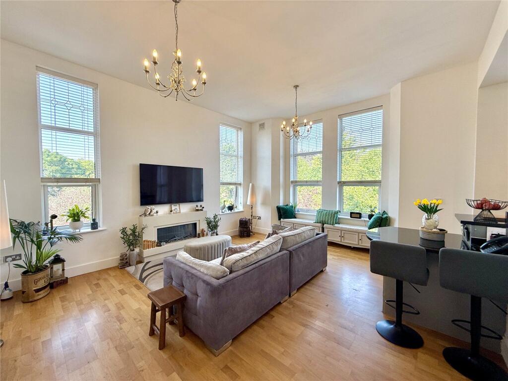 Apartment in Sefton, Birkdale - View 2