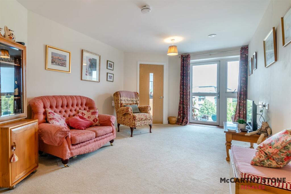 Gilbert Place, Lowry Way, Swindon, WIltshire, SN3 1FX photo 3