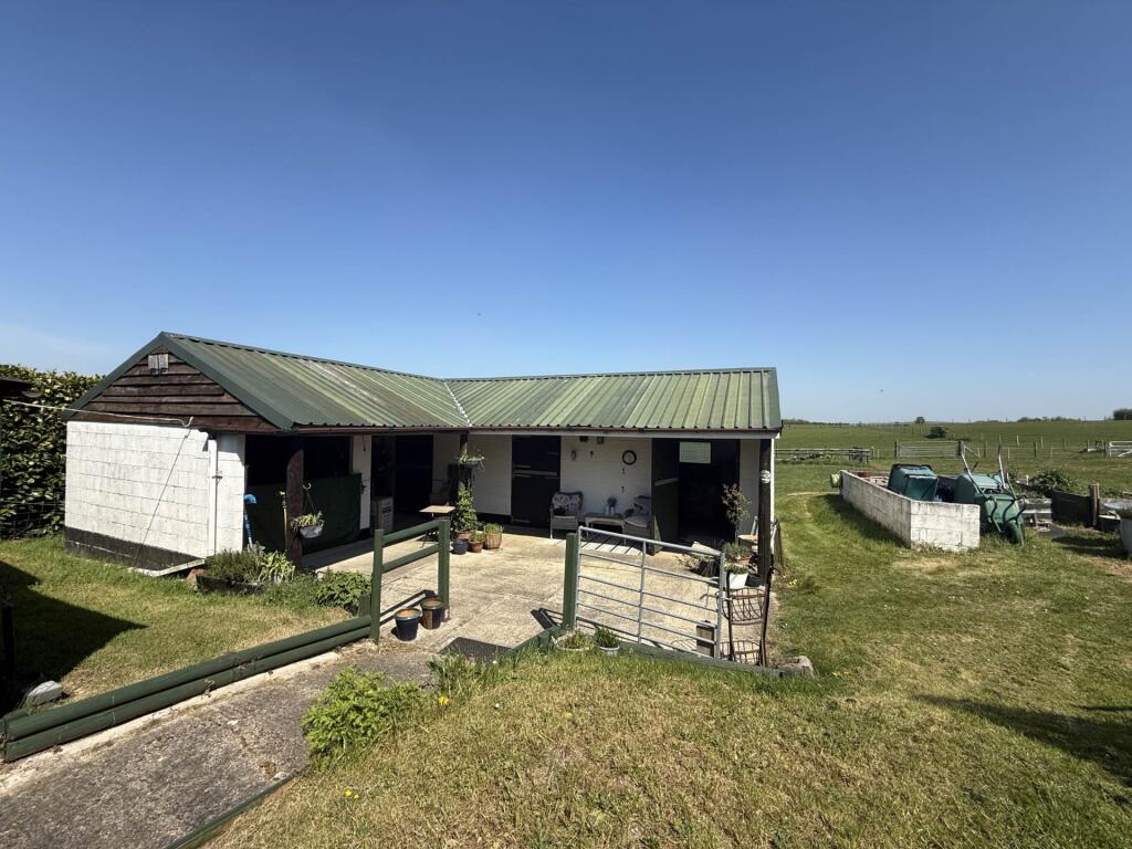 201, East Gomeldon Road, Gomeldon photo 3