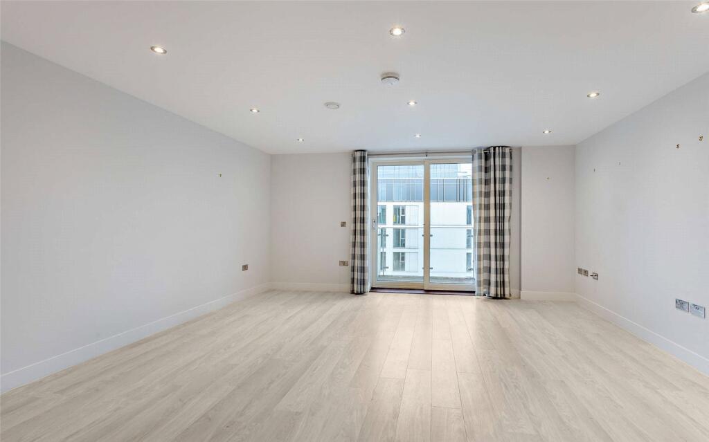 Apartment in Cambridge - View 5