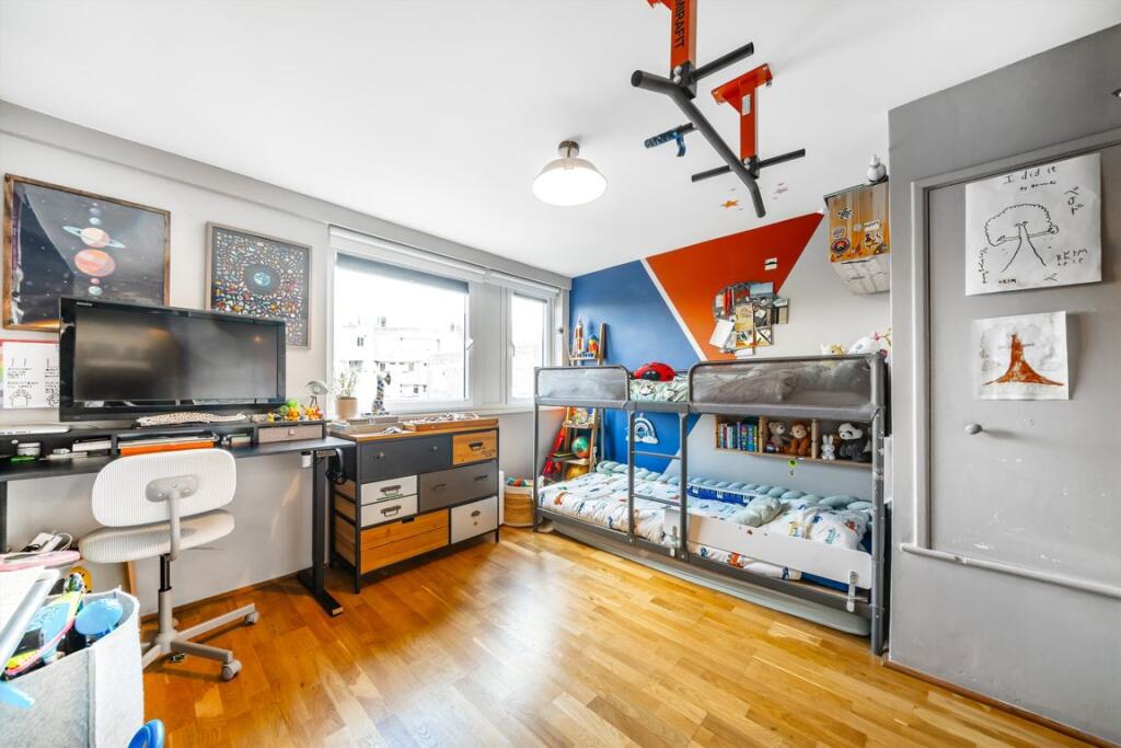 Apartment in Twickenham - More
