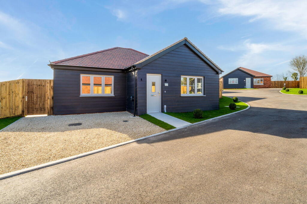 Main image of property: Orchard Farm, Fawkham Road, Longfield, Kent, DA3 7BJ