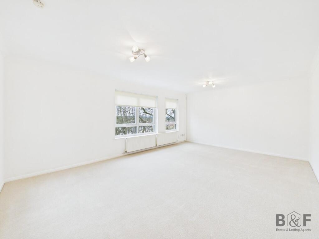 Apartment in Bristol, Downend and Bromley Heath - View 2