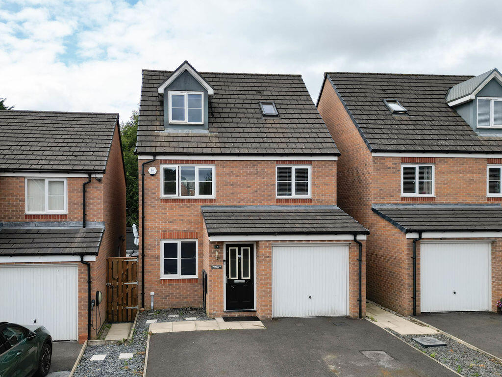 4-bed detached on Spinners Drive, Rochdale, £325,000