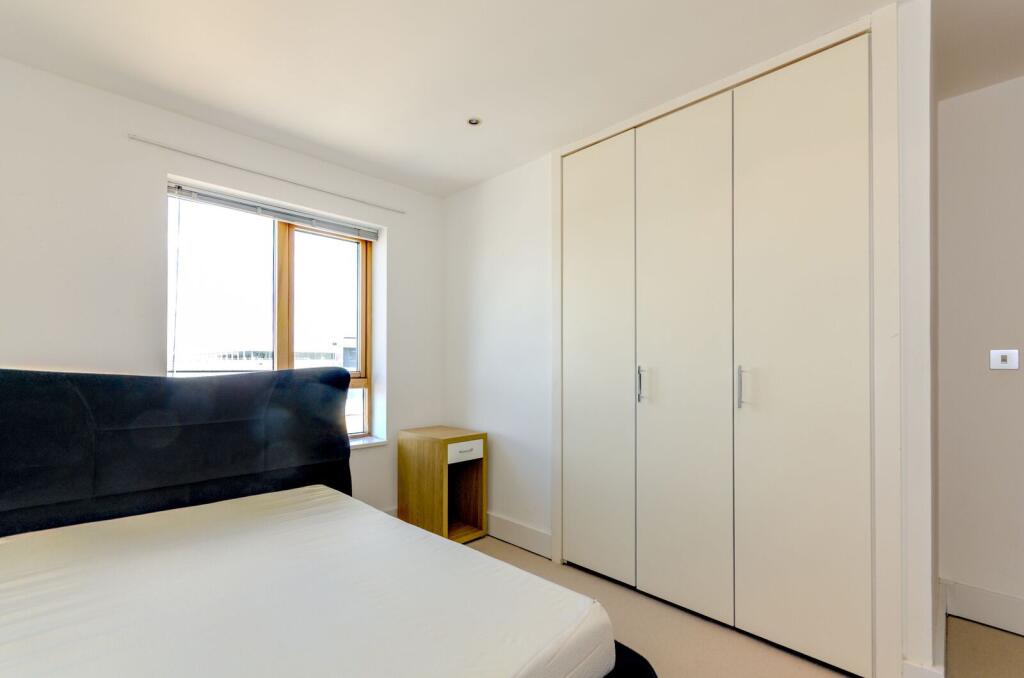 Apartment in Guildford - View 3